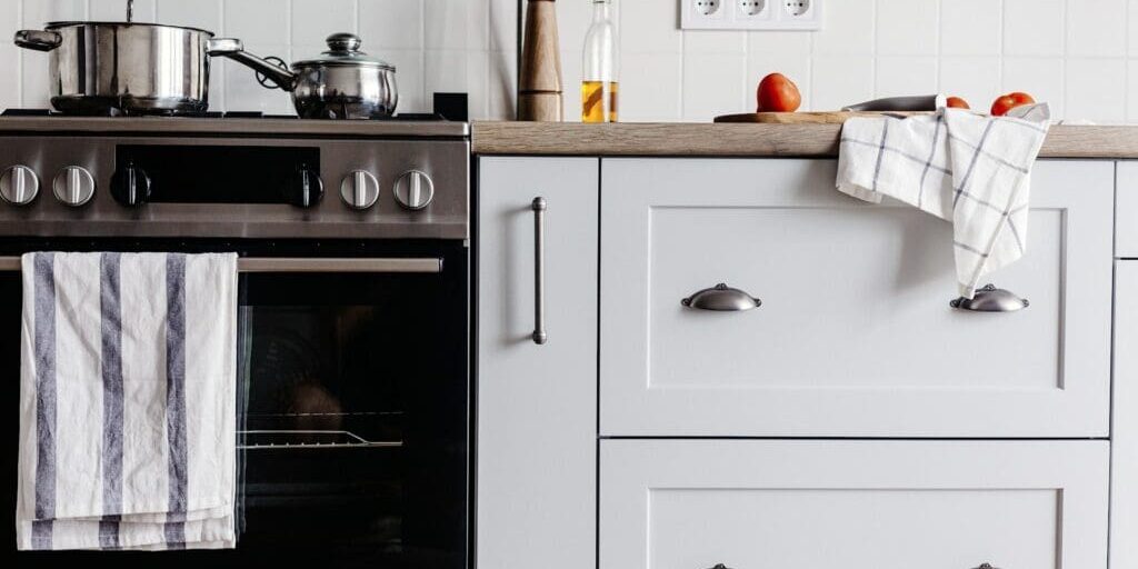 kitchen cabinet